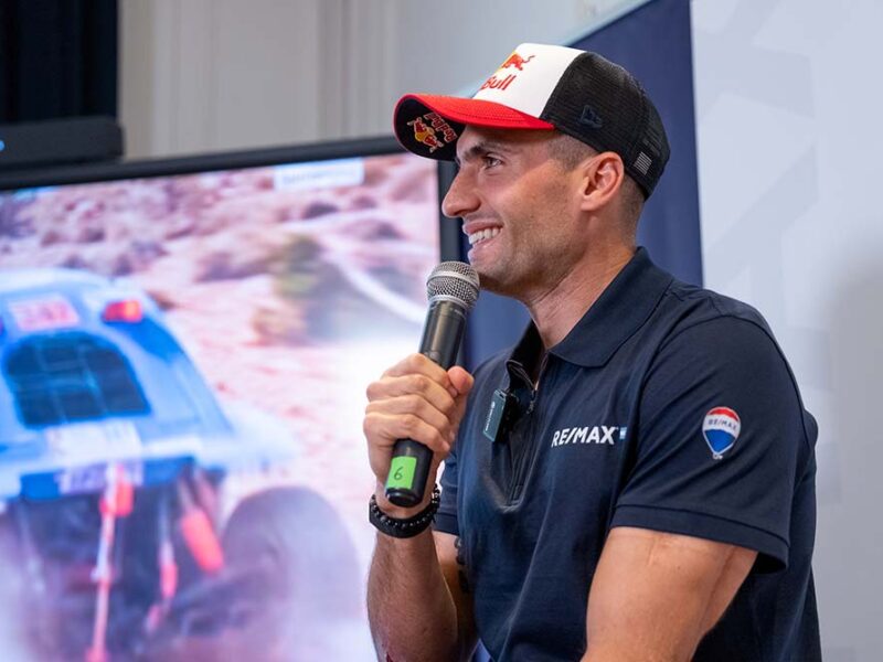 Kevin Benavides es el nuevo piloto RE/MAX que va rumbo al Dakar 2026