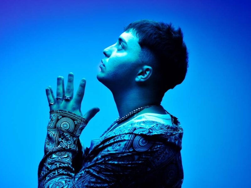 Quién es ROGLI, el artista que emociona con “Disculpame Señora” y apuesta por un pop urbano sensible
