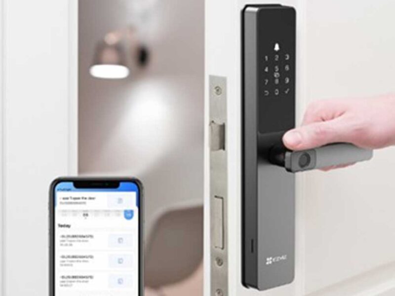 Cerraduras inteligentes, videoporteros y cámaras de vigilancia de dos lentes, los favoritos para cuidar el hogar en 2025