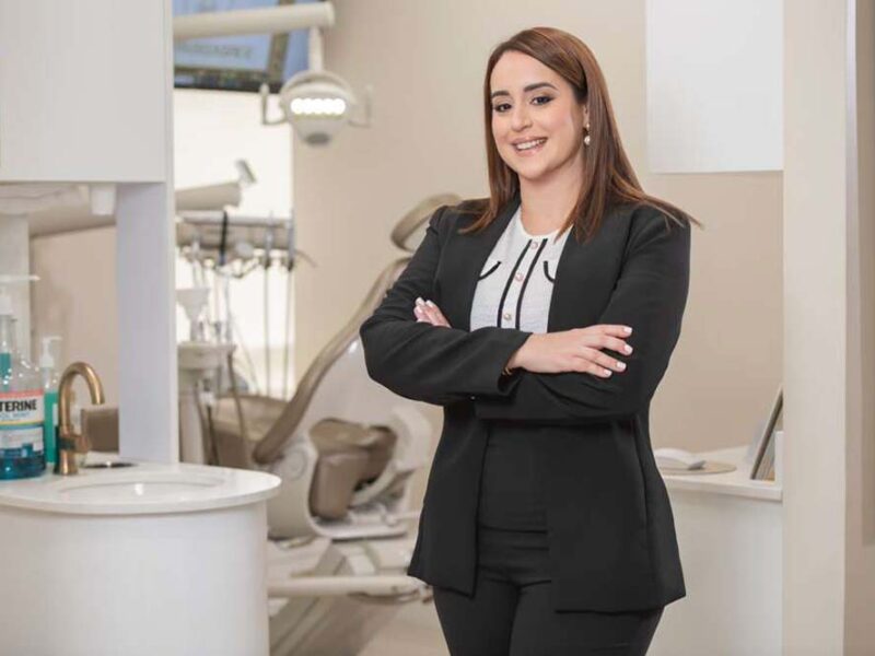La Dra. Elena Solís González: excelencia clínica con Renaissance Dental Clinic, liderazgo emprendedor y activismo verde en Miami