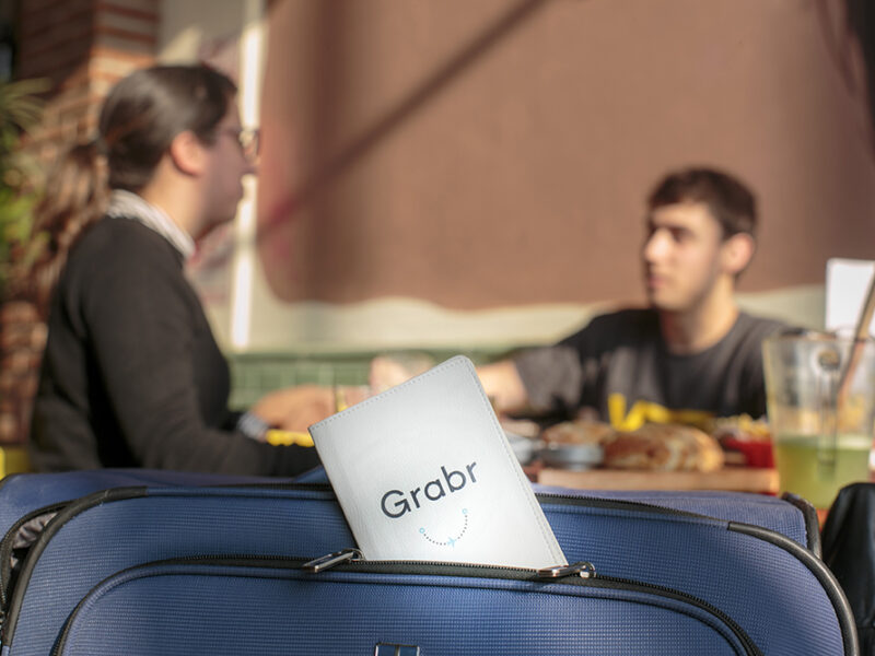 De iPhones a zapatillas: qué compraron los argentinos en el exterior durante 2025