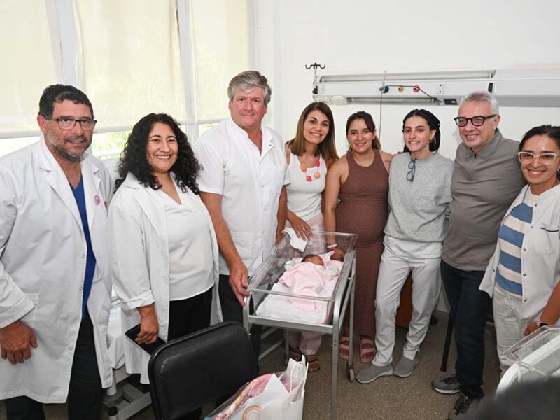 Primer nacimiento del 2026 en Tigre: Julio Zamora visitó a la bebé Larissa en el Hospital Materno Infantil