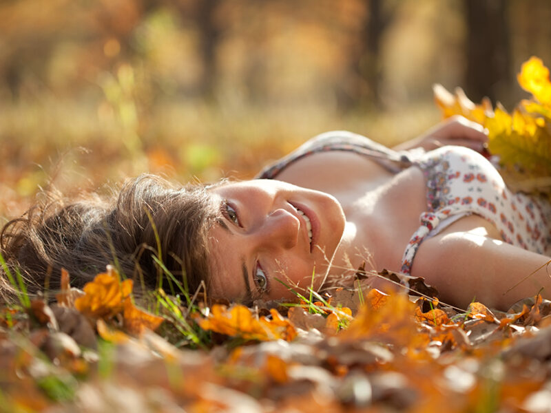 Adelantate al cambio de rutina: las 5 claves de skincare y fragancias para el otoño-invierno
