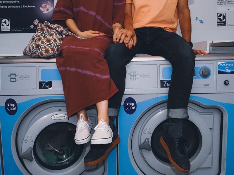 El amor, a la vuelta de casa: por qué los argentinos prefieren citas cercanas