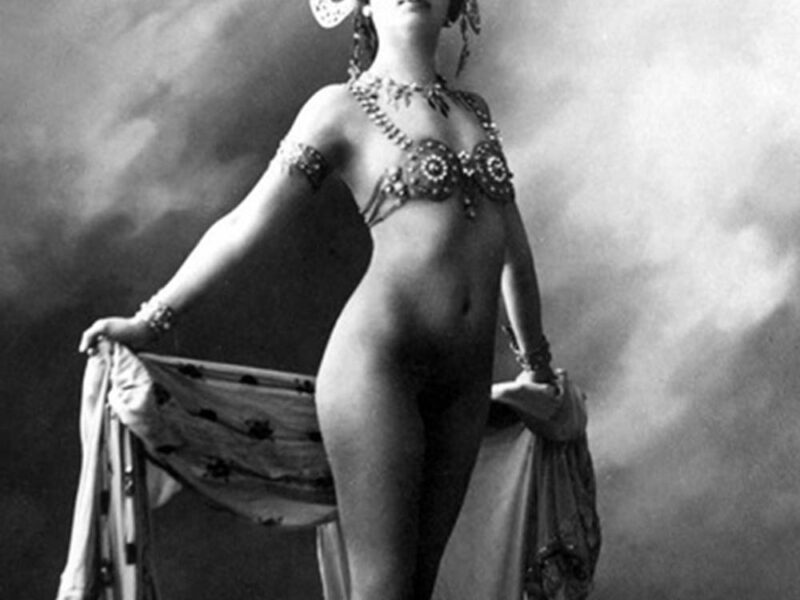 “Mata HarI” (soneto spenceriano con estrambote)