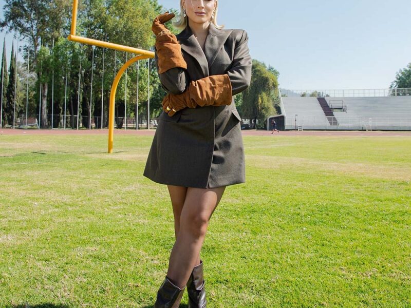 Valeria Marín cierra su décimo tercera temporada de la NFL con un poderoso look custom made en el Super Bowl 60 para TUDN