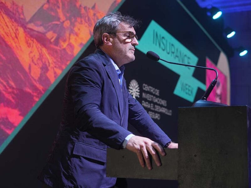 Reforma laboral: la UIA celebra el nuevo marco jurídico mientras la CGT lo impugna en los tribunales