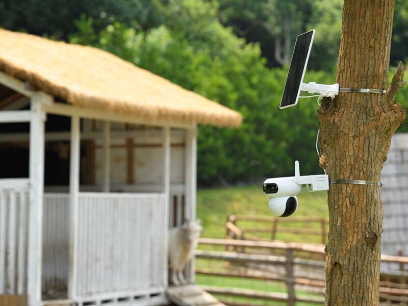 Crece la seguridad remota en el campo: cámaras con 4G y energía solar permiten monitorear propiedades desde el celular