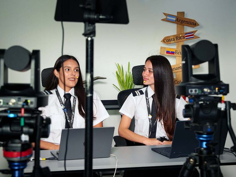 “Mujeres apasionadas por la aviación”: ProFlight realizó la cuarta edición de Cielos Abiertos