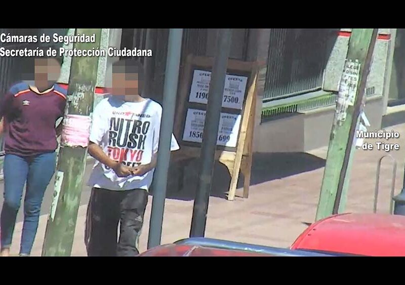 Una pareja fue captada infraganti robándole el celular a un vecino con discapacidad: quedaron detenidos en Benavídez