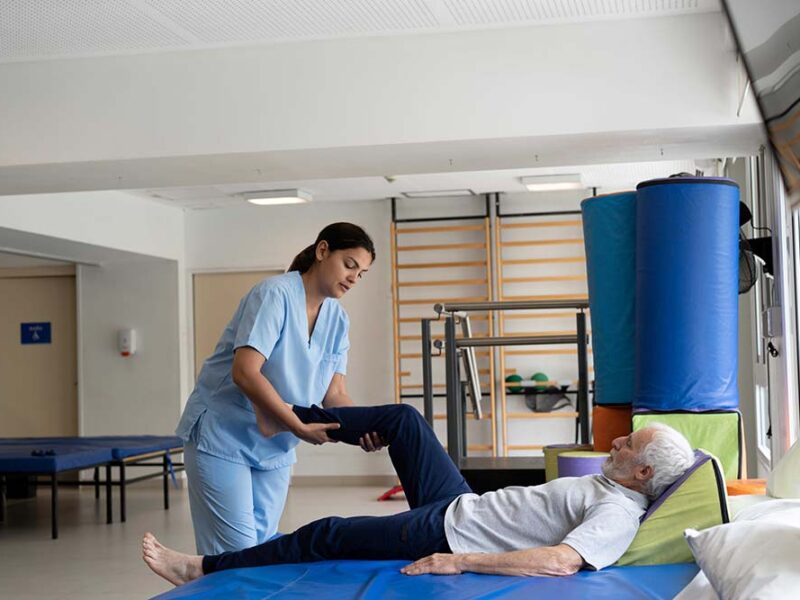 Rehabilitación: el desafío creciente de una población que vive más años