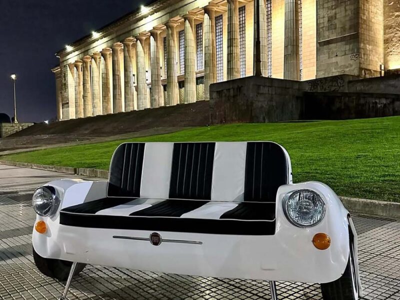 Carpintero naval de Virreyes crea sillones con piezas de autos, inspirado en diseño de barcos