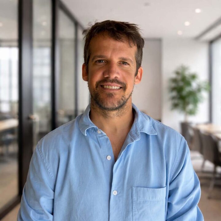 AIKESTAR: La nueva plataforma de inteligencia artificial que busca terminar con las discusiones de dinero en parejas y familias