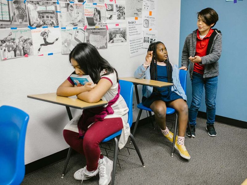 La generación que siente que nunca alcanza: qué les está pasando a los adolescentes y cómo acompañarlos