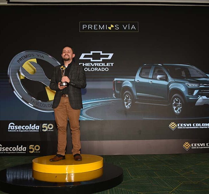 Chevrolet es reconocido en los Premios Vía 2026 por el Onix y la Colorado, destacándose en seguridad y eficiencia de reparación
