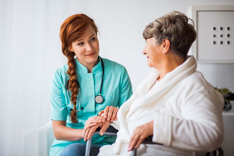 Ni dolor ni cirugías: el fin de los métodos invasivos para detectar señales de Alzheimer