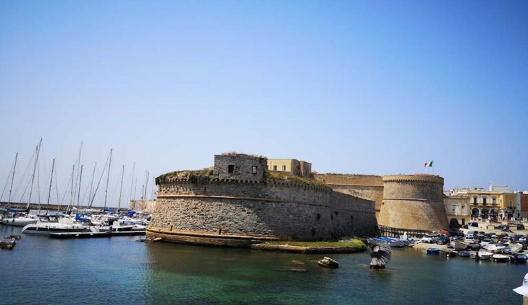 Ecos de luz sobre el agua