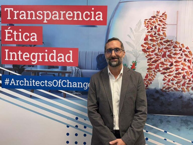 Fiebre por la IA: 3 de cada 4 CEOs ya deciden sobre tecnología, pero muchas empresas aún no saben para qué usarla