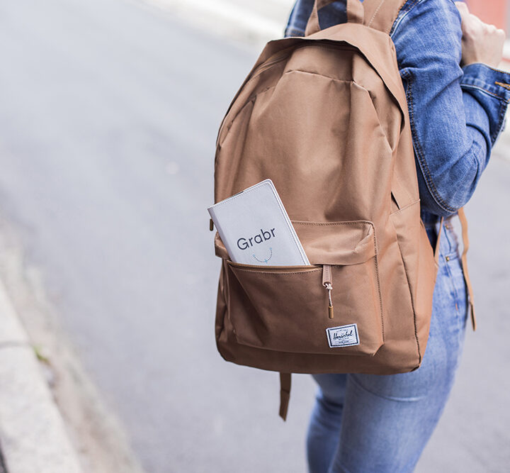 Del equipaje vacío al ingreso extra: la tendencia que crece entre viajeros