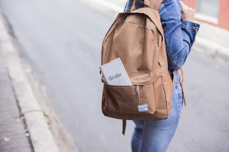 Del equipaje vacío al ingreso extra: la tendencia que crece entre viajeros