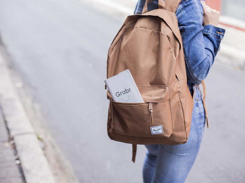 Del equipaje vacío al ingreso extra: la tendencia que crece entre viajeros