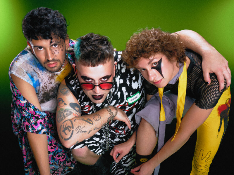 Hollywood Bungalows: El desierto y la transformación en su nuevo álbum “Cerca del Fin”