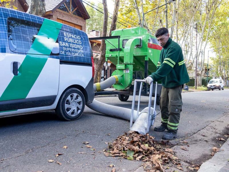 San Isidro refuerza la limpieza de las calles con operativos dinámicos*