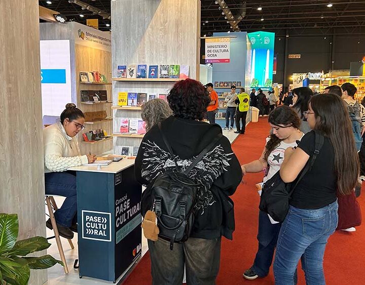 El Pase Cultural amplía sus beneficios en la Feria del Libro con ingreso gratuito, vouchers y nuevas inscripciones