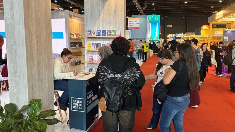 El Pase Cultural amplía sus beneficios en la Feria del Libro con ingreso gratuito, vouchers y nuevas inscripciones