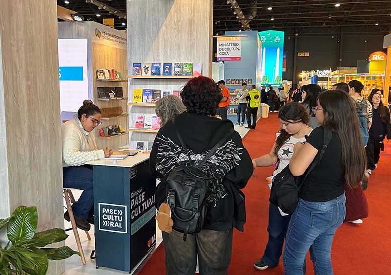 El Pase Cultural amplía sus beneficios en la Feria del Libro con ingreso gratuito, vouchers y nuevas inscripciones
