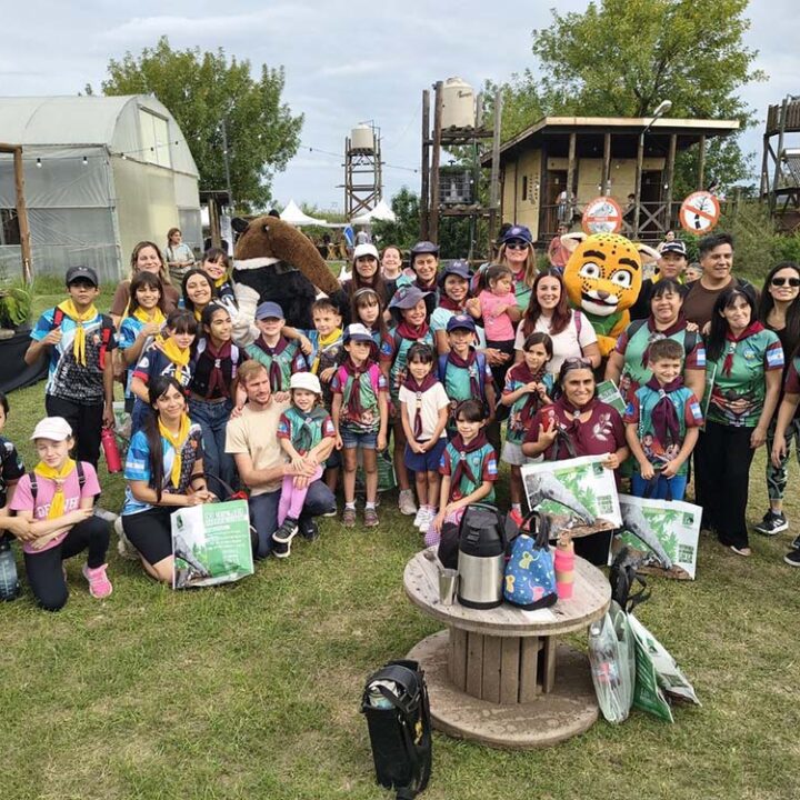 Masiva plantación de árboles nativos en La Hora del Planeta