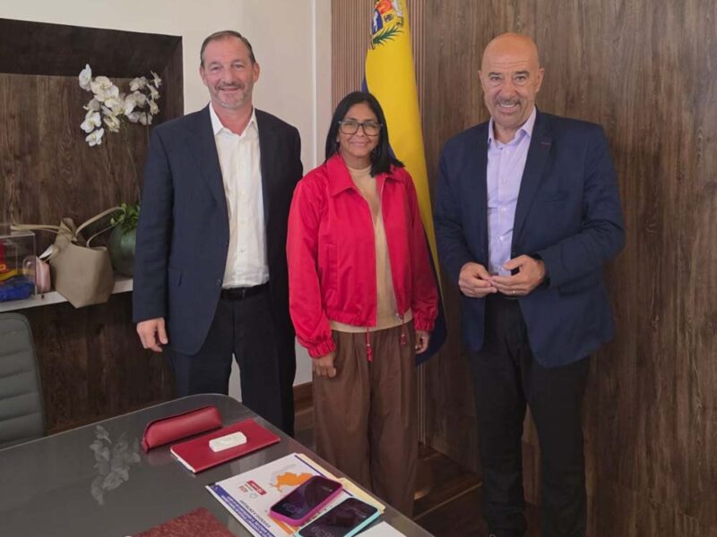 La presidenta encargada de Venezuela, Delcy Rodríguez evaluó escenarios de la nueva realidad productiva con los Productores Argentinos, de la APAV