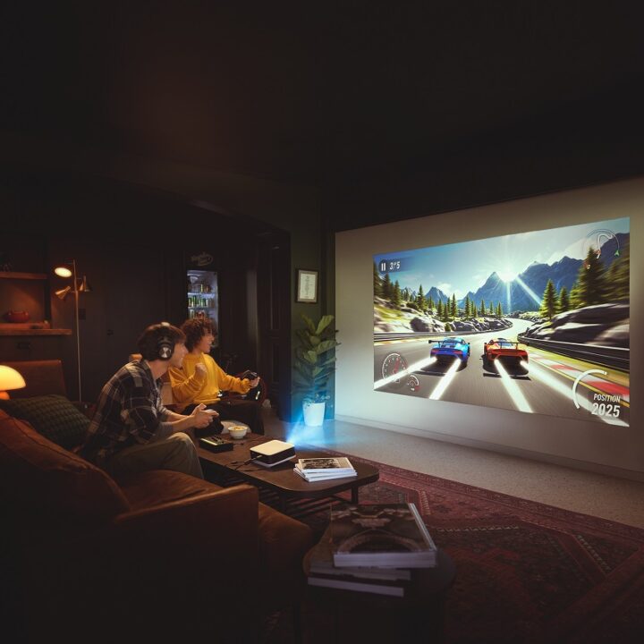 ¿Qué sucede cuando la principal marca de videoproyectores del mundo se une a un ícono del audio?