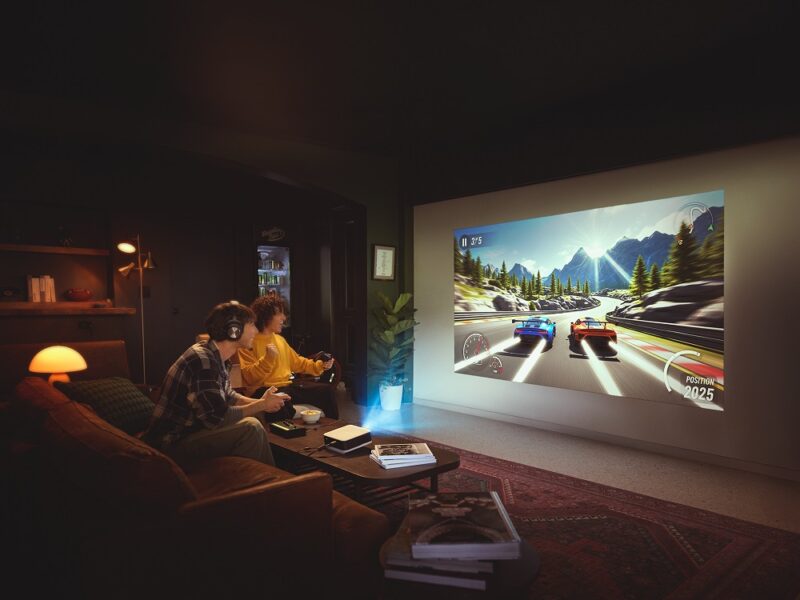¿Qué sucede cuando la principal marca de videoproyectores del mundo se une a un ícono del audio?