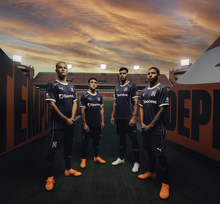 Independiente desde el principio: PUMA y CAI presentan su nueva camiseta alternativa