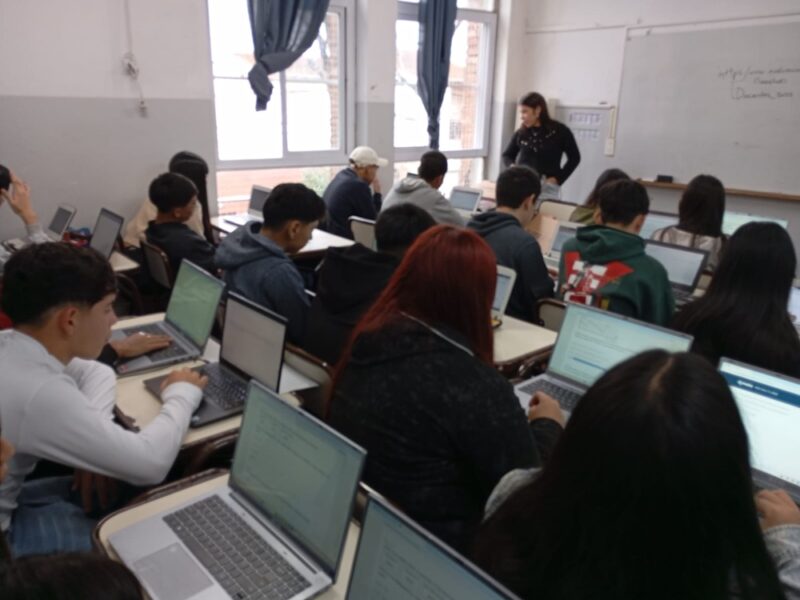 Más de 1.000 estudiantes de San Isidro participan en evaluaciones educativas del programa META