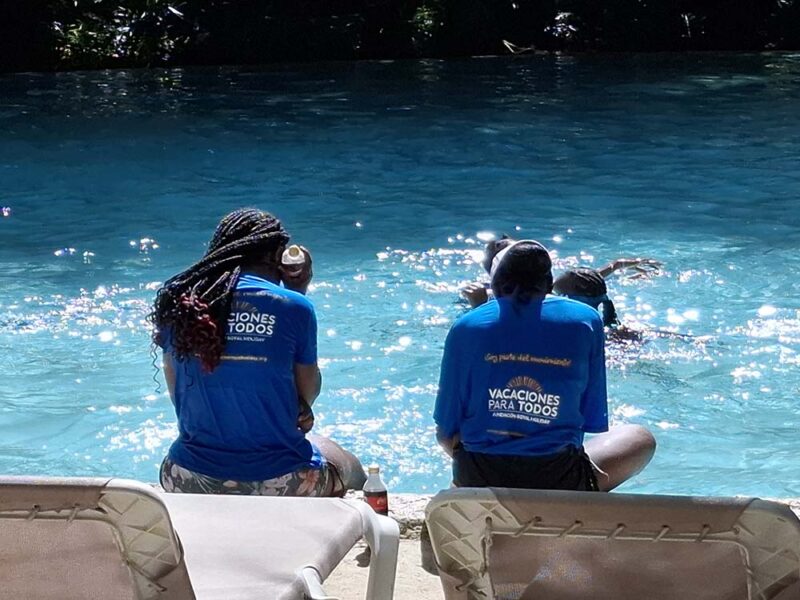 Bávaro Adventure Park y Royal Holiday brindan nuevamente un día de esperanza para niñas y jóvenes