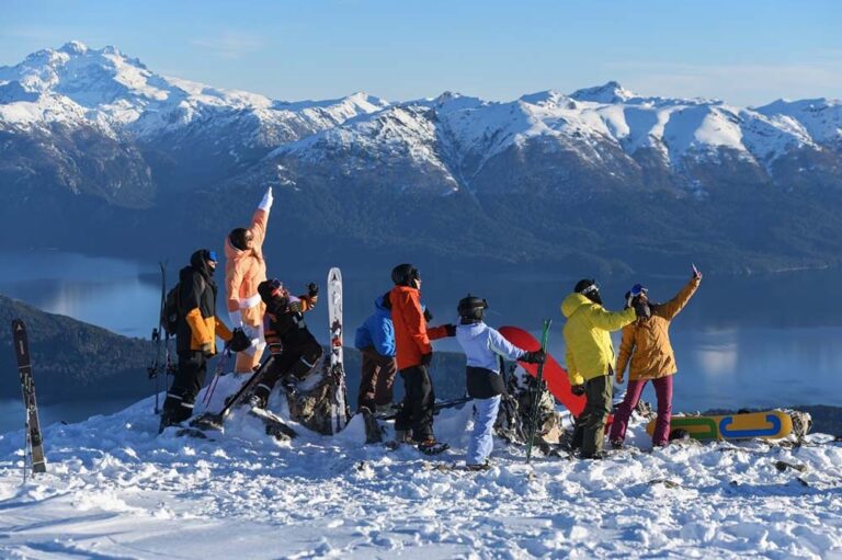 Arranca el invierno en Cerro Bayo: nuevas experiencias y una propuesta premium para disfrutar la montaña en familia