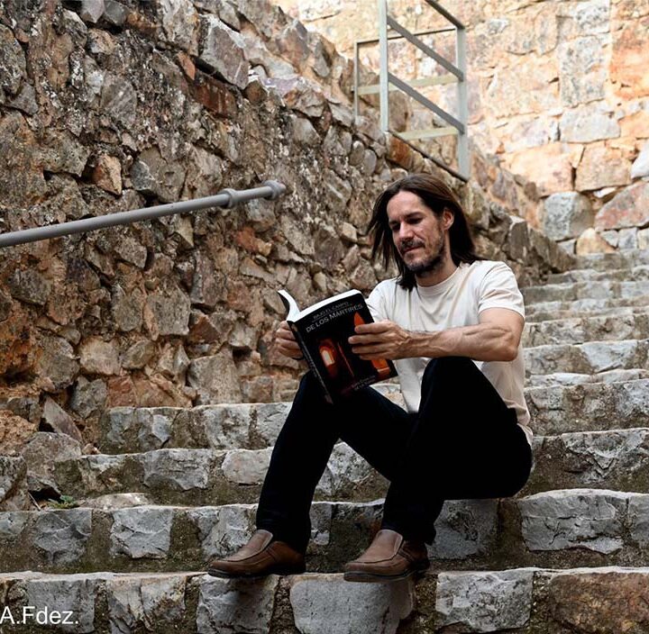 El escritor español Luis Chacón de la Torre: “Los sucesos históricos se cuentan como interesan”
