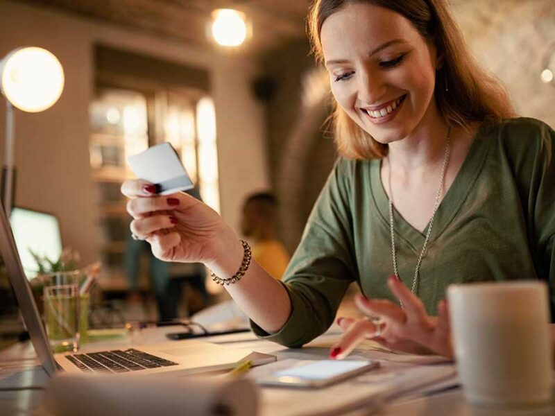 Las compras no planificadas se han vuelto rutina en el e-commerce, y los comerciantes tienen segundos para evitar perder al cliente