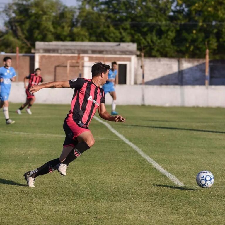 Atlético Escobar libera a 11 jugadores de su plantel de Federal A