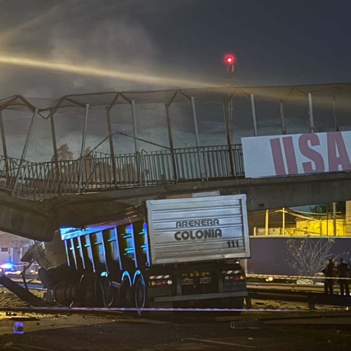 Escobar: corte total en Panamericana en ambos sentidos por la caída de un puente peatonal
