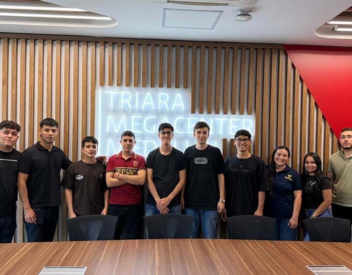 Estudiantes de Ingeniería Industrial de la UAM visitan el Triara Megacenter en Medellín