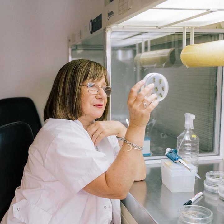 La Prof. Raquel Lía Chan ha sido reconocida con el premio internacional L’Oréal-UNESCO Por las Mujeres en la Ciencia 2026, en representación de América Latina y el Caribe