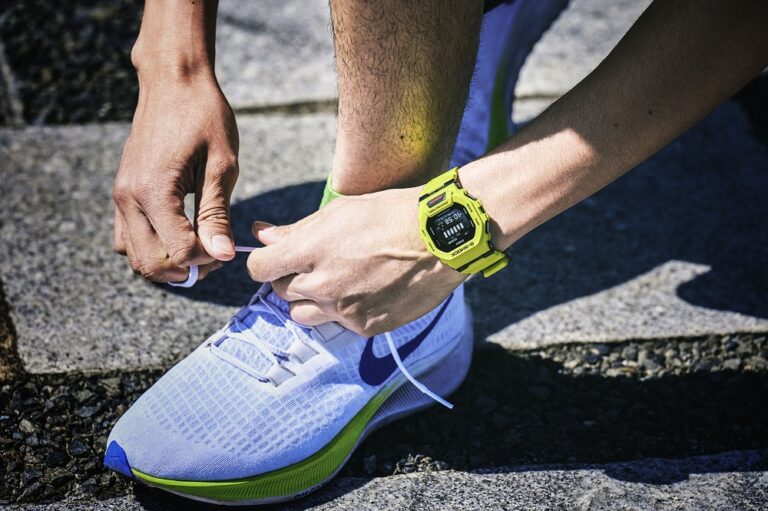 Media maratón mood: outfits urbanos para corredores casuales