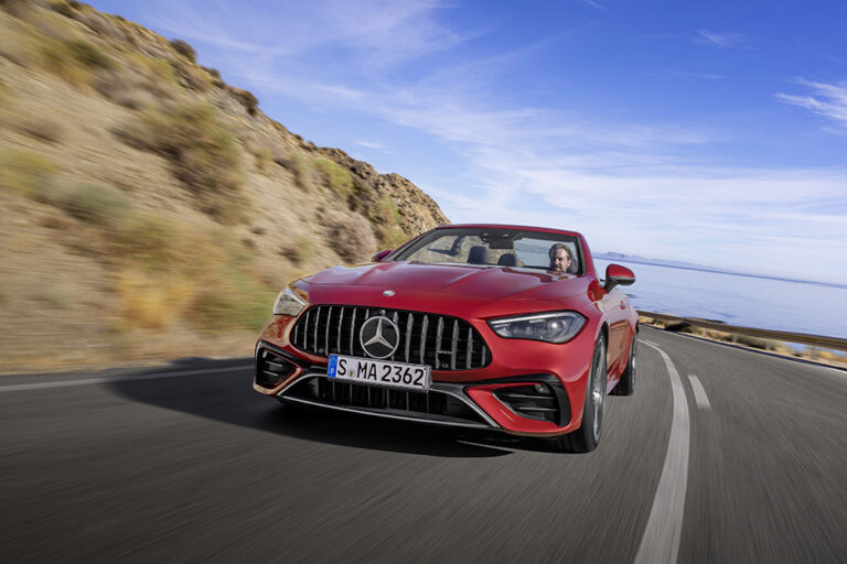 Performance sin techo: Mercedes-AMG CLE 53 4MATIC+ Cabrio llega al mercado argentino
