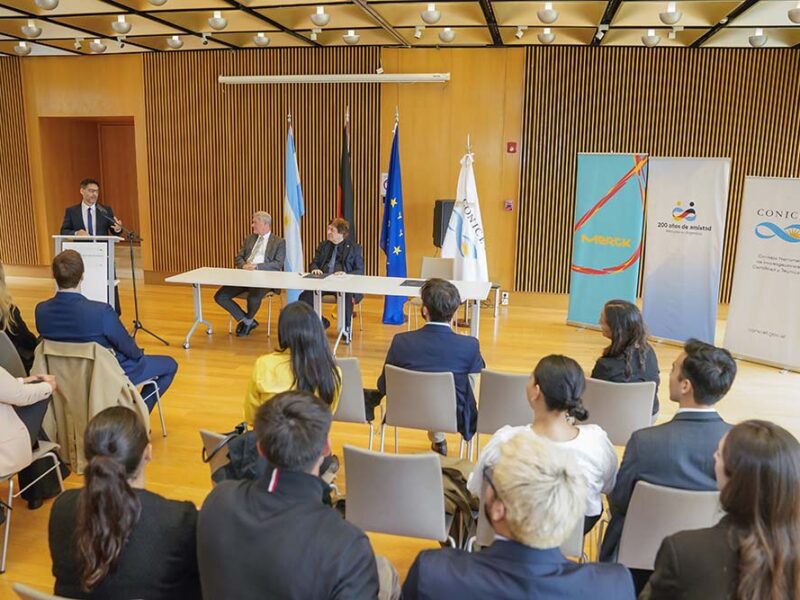 Se lanzó la sexta edición del Premio MERCK – CONICET de Innovación en Ciencias de la Salud