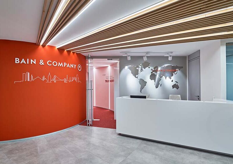 Bain & Company invierte en OpenAI Deployment Company: una empresa dedicada a la implementación de IA a escala empresarial