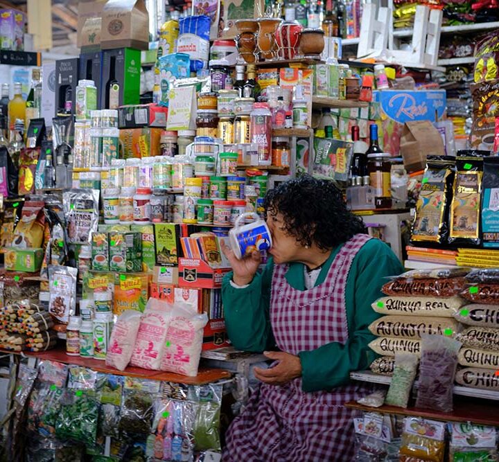 “Ya no llenamos el changuito”: cómo consume hoy la Argentina que vive al límite