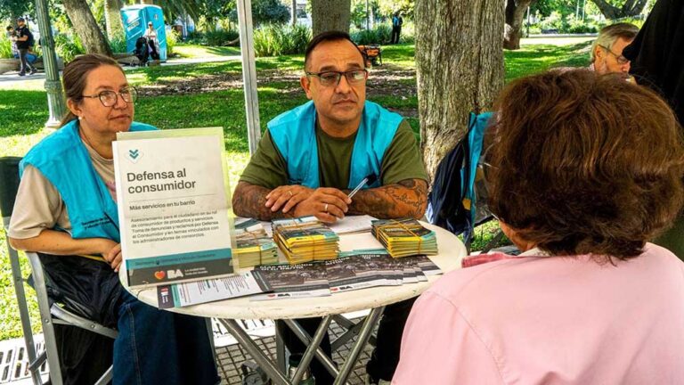 Más servicios en tu barrio incluye esta semana un operativo para personas mayores en Villa Ortúzar